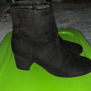 Time and Tru size 10 black boots